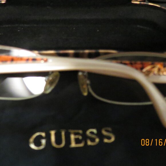 Guess 2327 Cheetah Print Frames with matching case and cleaning cloth - Picture 3 of 11